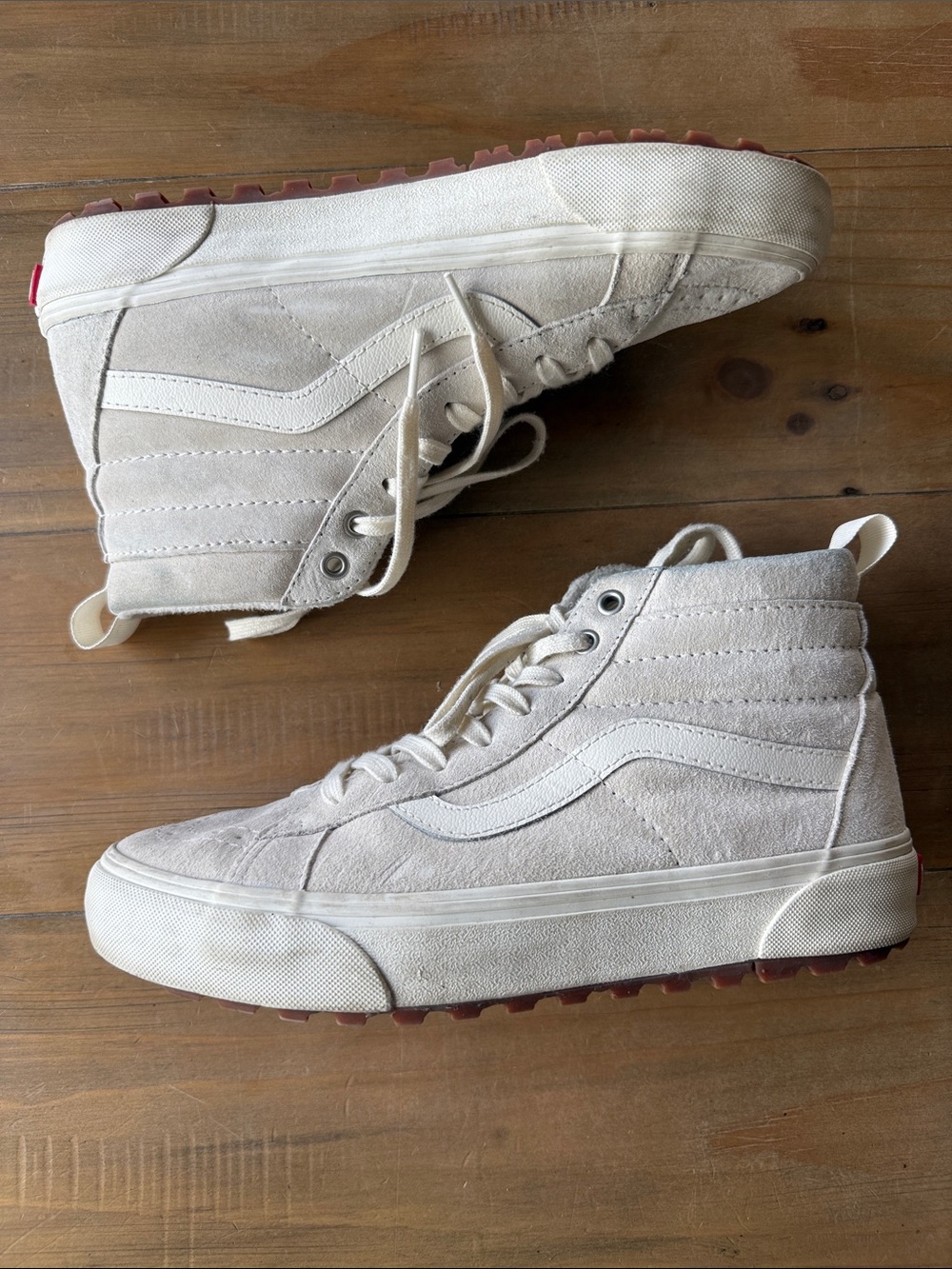 Vans MTE Suede Winter Boots in Off-White